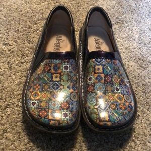 Alegria Bright Tile Pattern